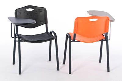 Moderne Kunststoffstühle mit Schreibtablar